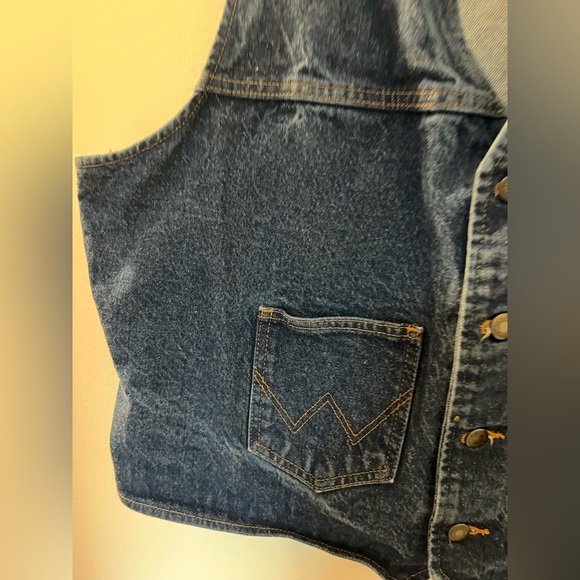 Wrangler® Men's Traditional Unlined Button Front Western Denim Vest, Vintage - Picture 5 of 6